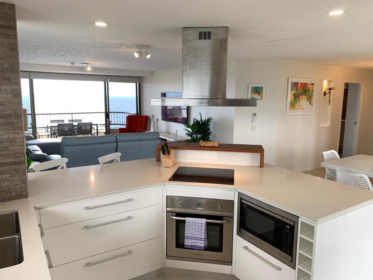 Norfolk Luxury Beachfront Apartments โกลด์โคสต์ ภายนอก รูปภาพ