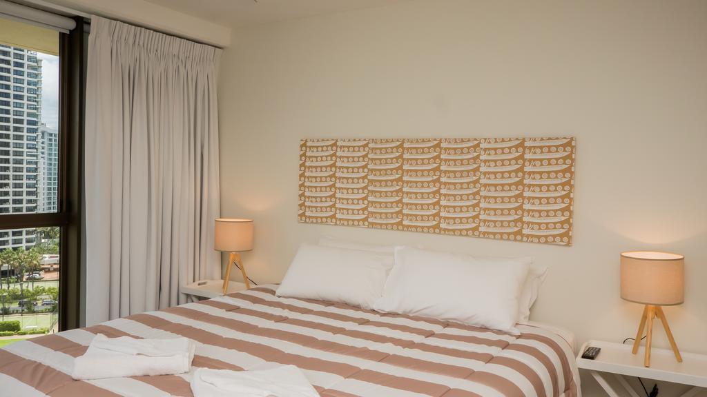 Norfolk Luxury Beachfront Apartments โกลด์โคสต์ ภายนอก รูปภาพ